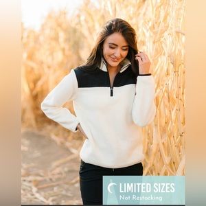 ZYIA Cream Fleece 1/4 Zip